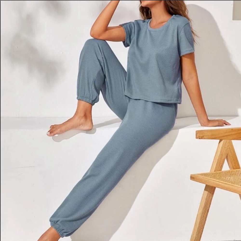 Stellar Designs Lounge Set